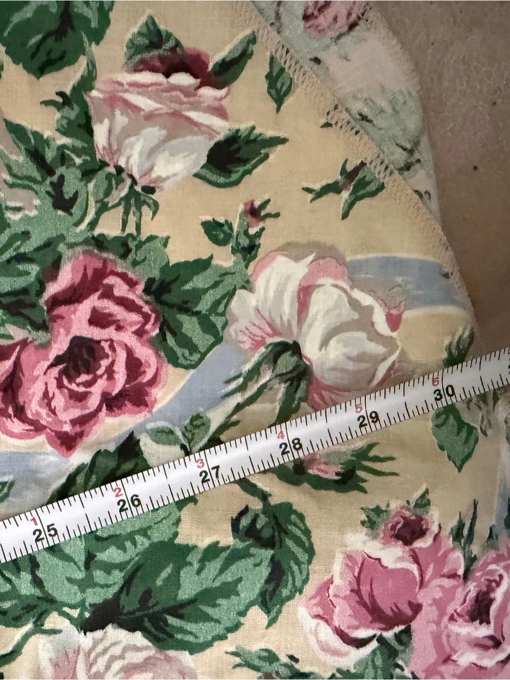 Vintage Tablecloth Round Cabbage Rose 68”